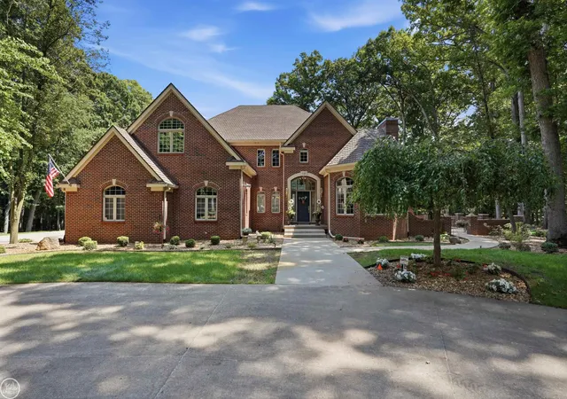Photo 3 of Mansion for sale at 3180 Cyn Oaks Trl, Milford, MI 48380 | MLS# 58050217166 | Listing updated on 2026-09-10