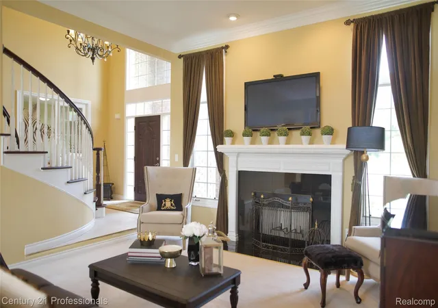 Photo 2 of Single family home for sale at 916 Majestic, Rochester Hills, MI 48306 | MLS# 20261060711 | Listing updated on 2026-10-08