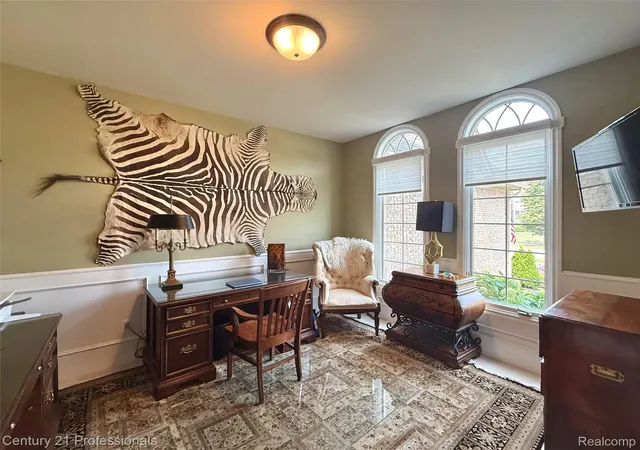 Photo 3 of Single family home for sale at 916 Majestic, Rochester Hills, MI 48306 | MLS# 20261060711 | Listing updated on 2026-10-08