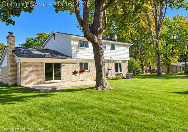 Photo 2 of Single family home for sale at 36219 Brookview Dr, Livonia, MI 48152 | MLS# 20261060823 | Listing updated on 2026-10-17