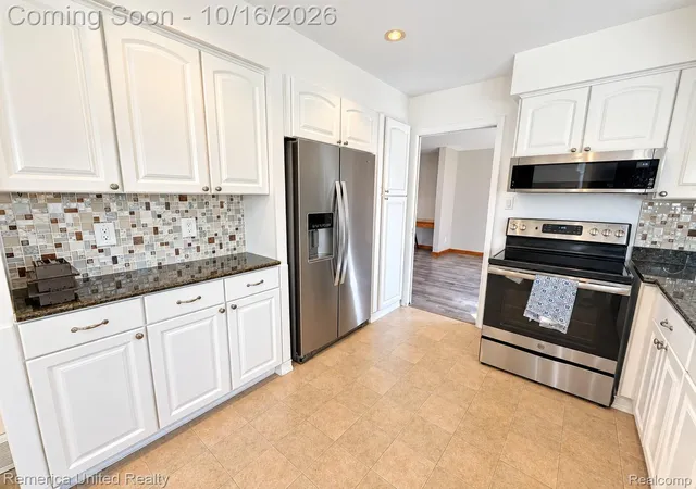 Photo 4 of Single family home for sale at 36219 Brookview Dr, Livonia, MI 48152 | MLS# 20261060823 | Listing updated on 2026-10-17