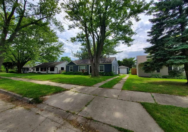 Photo 3 of Single family home for sale at 26315 Beaconsfield St, Roseville, MI 48066 | MLS# 58050217243 | Listing updated on 2026-10-09
