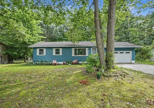 Photo 3 of Single family home for sale at 16154 Gary Ave, Grand Haven, MI 49417 | MLS# 71026040372 | Listing updated on 2026-09-10