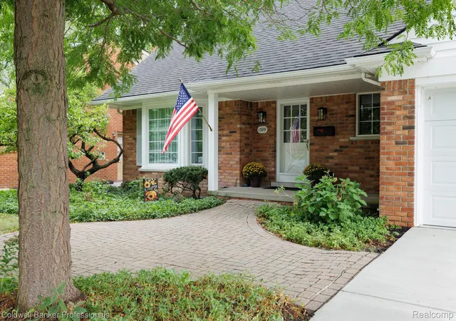 Photo 1 of Single family home for sale at 1399 Edmundton Dr, Grosse Pointe, MI 48236 | MLS# 20261061035 | Listing updated on 2026-09-12