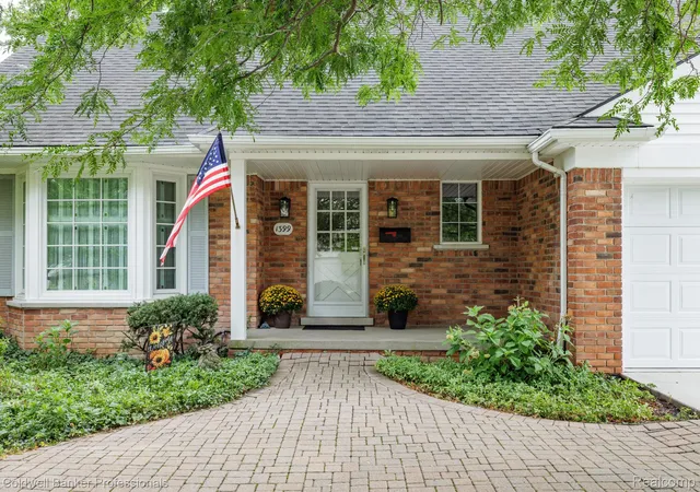Photo 3 of Single family home for sale at 1399 Edmundton Dr, Grosse Pointe, MI 48236 | MLS# 20261061035 | Listing updated on 2026-09-12