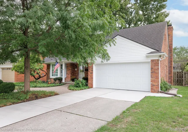Photo 3 of Single family home for sale at 1399 Edmundton Dr, Grosse Pointe, MI 48236 | MLS# 20261061035 | Listing updated on 2026-09-12