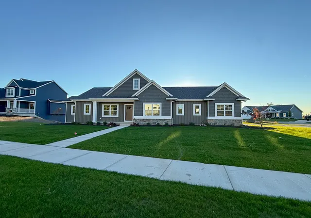 Photo 1 of Single family home for sale at 1830 Stratford Ln Nw, Grand Rapids, MI 49534 | MLS# 72026040401 | Listing updated on 2026-10-27