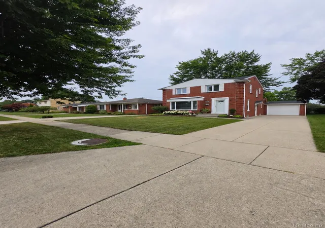 Photo 1 of Sale Pending at 31159 Kelly Rd, Fraser, MI 48026 | MLS# 20261061199 | Listing updated on 2026-09-01