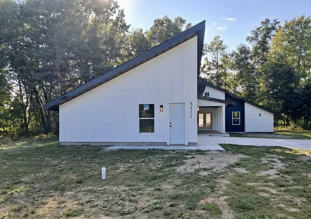 Photo 3 of Single family home for sale at 8411 Peninsula Dr W, Stanwood, MI 49346 | MLS# 65026040459 | Listing updated on 2026-09-14