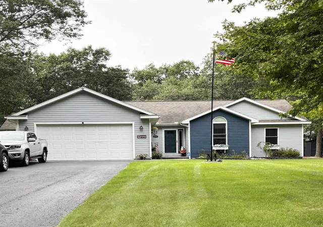 Photo 1 of Single family home for sale at 6797 Lakewood Dr, Oscoda, MI 48750 | MLS# 77080071919 | Listing updated on 2026-09-12