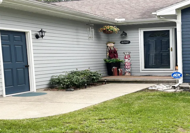 Photo 3 of Single family home for sale at 6797 Lakewood Dr, Oscoda, MI 48750 | MLS# 77080071919 | Listing updated on 2026-09-12