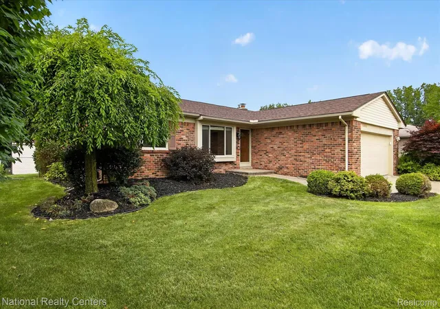 Photo 3 of Single family home for sale at 14081 Riga St, Livonia, MI 48154 | MLS# 20261061375 | Listing updated on 2026-09-10