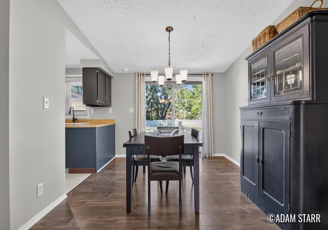 Photo 2 of Single family home for sale at 1525 Lenox Rd SE, Grand Rapids, MI 49506 | MLS# 65026040694 | Listing updated on 2026-10-09