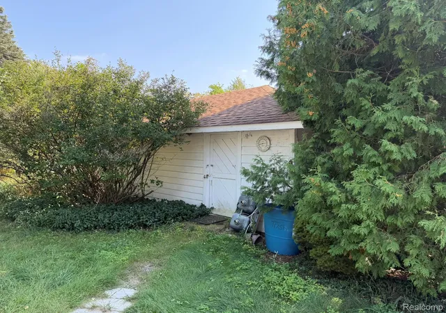 Photo 11 of Single family home for sale at 10704 N US Hwy 31, Free Soil, MI 49411 | MLS# 20261061678 | Listing updated on 2026-09-28