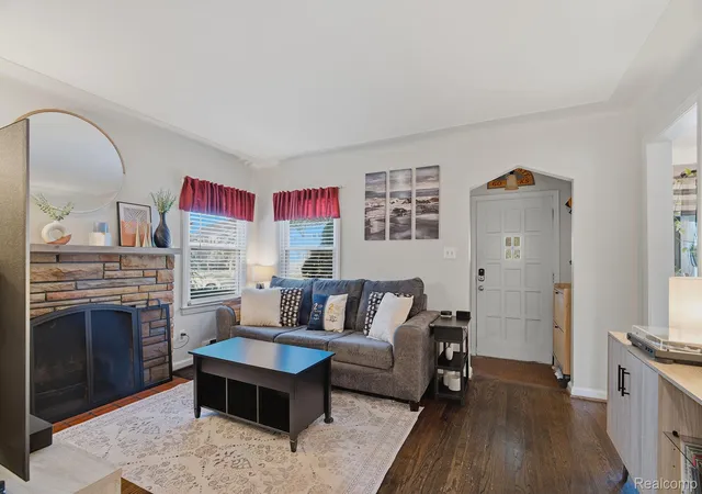 Photo 2 of Single family home for sale at 134 S Connecticut Ave, Royal Oak, MI 48067 | MLS# 20261061795 | Listing updated on 2026-10-21