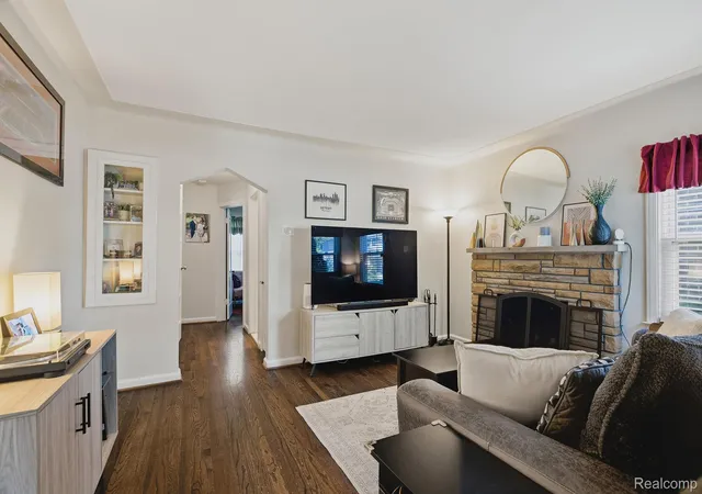 Photo 3 of Single family home for sale at 134 S Connecticut Ave, Royal Oak, MI 48067 | MLS# 20261061795 | Listing updated on 2026-10-21