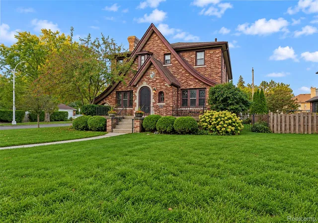 Photo 2 of Single family home for sale at 1305 Bedford Rd, Grosse Pointe Park, MI 48230 | MLS# 20261061909 | Listing updated on 2026-10-11