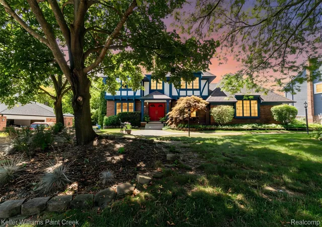 Photo 2 of Single family home for sale at 22577 Shadowglen Dr, Farmington Hills, MI 48335 | MLS# 20261061924 | Listing updated on 2026-09-05