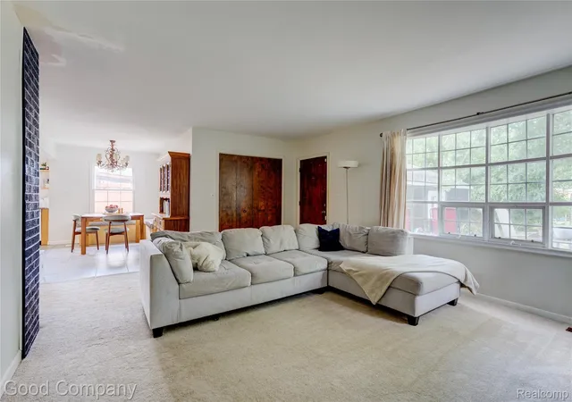 Photo 4 of Single family home for sale at 220 N Webik Ave, Clawson, MI 48017 | MLS# 20261062140 | Listing updated on 2026-09-13