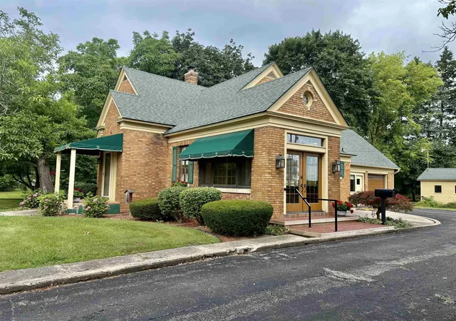 Photo 2 of Single family home for sale at 717 E Saginaw St, Breckenridge, MI 48615 | MLS# 79080072034 | Listing updated on 2026-09-11