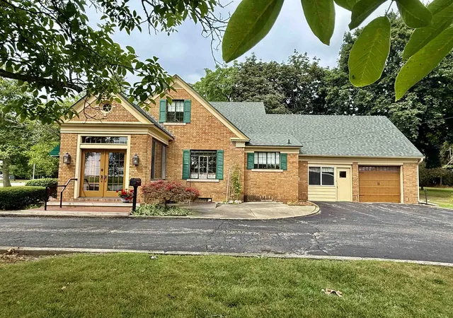 Photo 3 of Single family home for sale at 717 E Saginaw St, Breckenridge, MI 48615 | MLS# 79080072034 | Listing updated on 2026-09-11