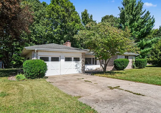 Photo 4 of Single family home for sale at 8486 S Hillcrest Dr, Berrien Springs, MI 49103 | MLS# 69026041134 | Listing updated on 2026-10-07