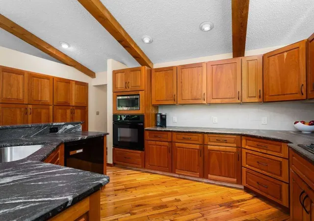 Photo 3 of Single family home for sale at 7211 Logan Ln, Traverse City, MI 49686 | MLS# 77080072051 | Listing updated on 2026-09-28