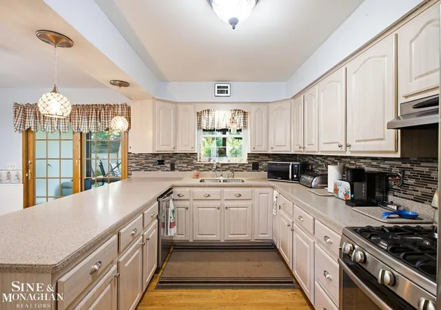 Photo 3 of Single family home for sale at 3655 Ravenswood Rd, Marysville, MI 48040 | MLS# 58050217711 | Listing updated on 2026-10-09