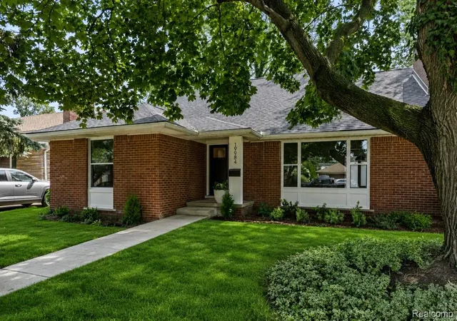 Photo 1 of Single family home for sale at 19984 Fairway Dr, Grosse Pointe Woods, MI 48236 | MLS# 20261062346 | Listing updated on 2026-09-06