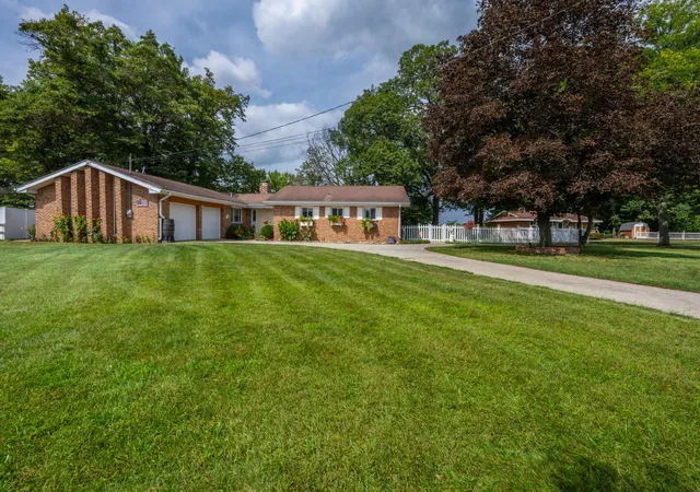 Photo 1 of Single family home for sale at 10476 Range Line Rd, Berrien Springs, MI 49103 | MLS# 69026041496 | Listing updated on 2026-09-11