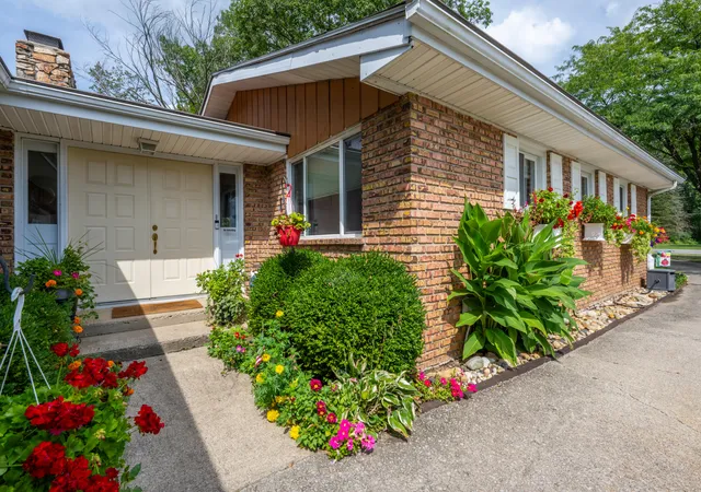 Photo 2 of Single family home for sale at 10476 Range Line Rd, Berrien Springs, MI 49103 | MLS# 69026041496 | Listing updated on 2026-09-11