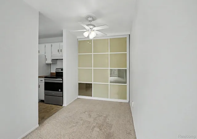 Listing Photo 4 - Condo for sale in building located at 833 Bloomfield Vlg Blvd, Auburn Hills, MI 48326 - Unit #G