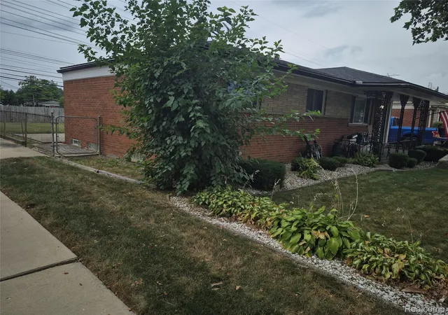 Photo 2 of Single family home for sale at 30541 Iroquois Dr, Warren, MI 48088 | MLS# 20261062602 | Listing updated on 2026-09-13