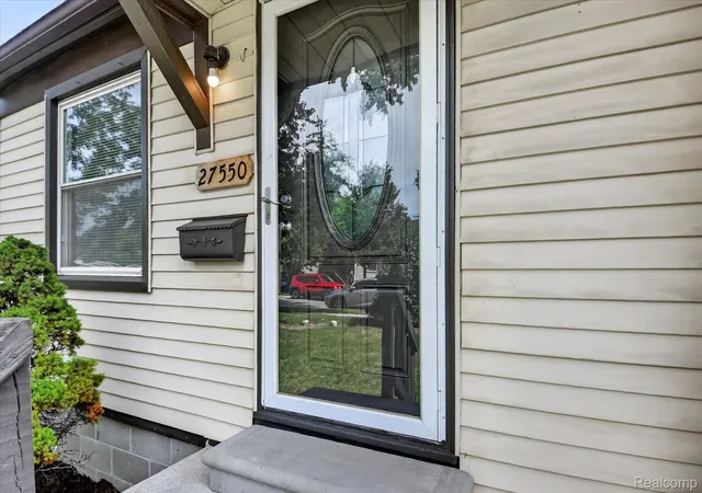 Photo 3 of Single family home for sale at 27550 Kaufman St, Roseville, MI 48066 | MLS# 20261062645 | Listing updated on 2026-10-06