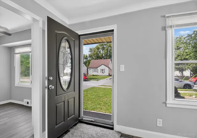 Photo 4 of Single family home for sale at 27550 Kaufman St, Roseville, MI 48066 | MLS# 20261062645 | Listing updated on 2026-10-06