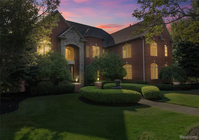 Photo 2 of Mansion for sale at 840 High View Ct, Oxford, MI 48371 | MLS# 20261062832 | Listing updated on 2026-09-15