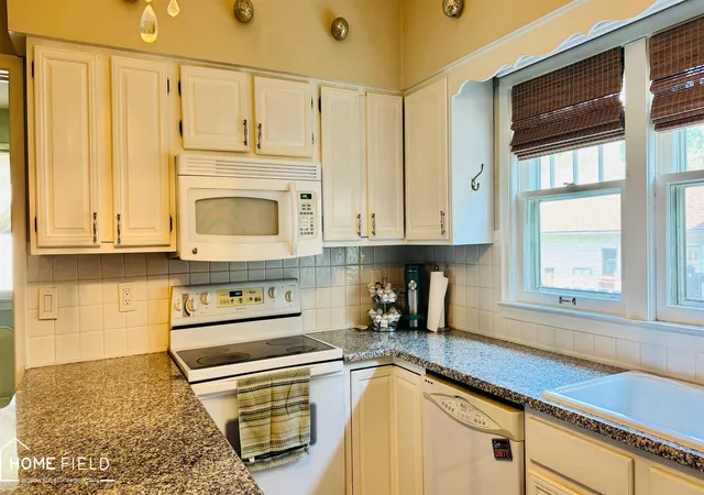 Photo 2 of Single family home for sale at 813 N Ball St, Owosso, MI 48867 | MLS# 60050217948 | Listing updated on 2026-10-09