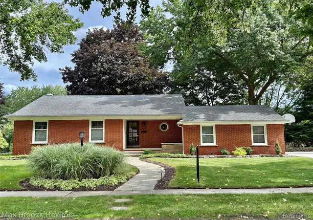 Photo 1 of Single family home for sale at 171 S Glengarry Rd, Bloomfield Hills, MI 48301 | MLS# 20261062891 | Listing updated on 2026-09-10