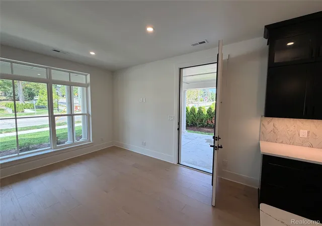 Listing Photo 4 - Condo for sale in building located at 401 S Ctr St, Northville, MI 48167 - Unit #32