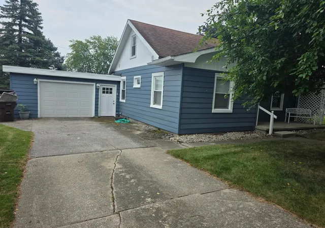Photo 1 of Single family home for sale at 118 Davis St, Saint Louis, MI 48880 | MLS# 79080072151 | Listing updated on 2026-09-11