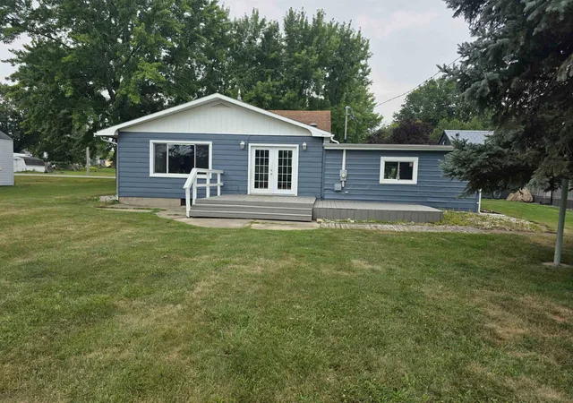 Photo 2 of Single family home for sale at 118 Davis St, Saint Louis, MI 48880 | MLS# 79080072151 | Listing updated on 2026-09-11
