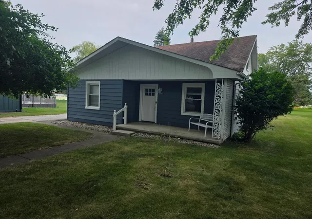 Photo 3 of Single family home for sale at 118 Davis St, Saint Louis, MI 48880 | MLS# 79080072151 | Listing updated on 2026-09-11