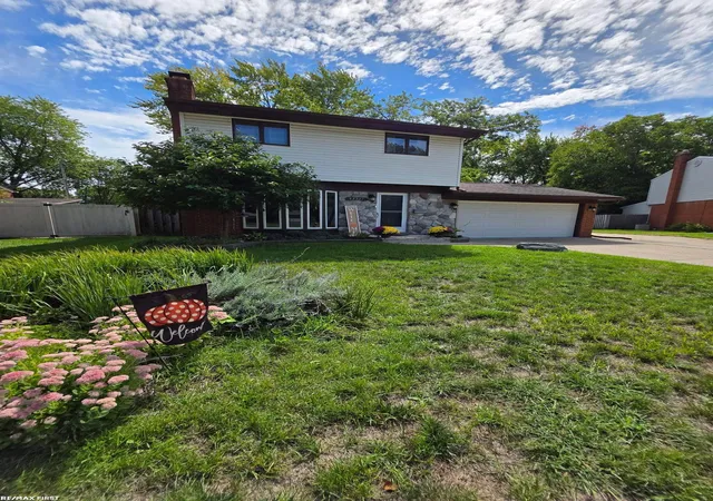 Photo 2 of Single family home for sale at 43327 Ryer Ct, Sterling Heights, MI 48313 | MLS# 58050217993 | Listing updated on 2026-09-10