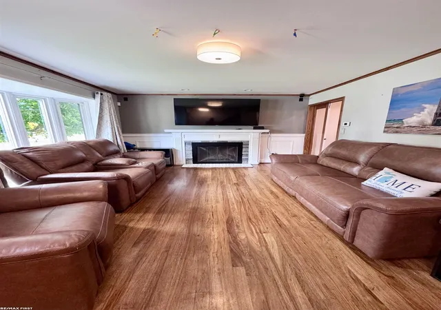 Photo 3 of Single family home for sale at 43327 Ryer Ct, Sterling Heights, MI 48313 | MLS# 58050217993 | Listing updated on 2026-09-10