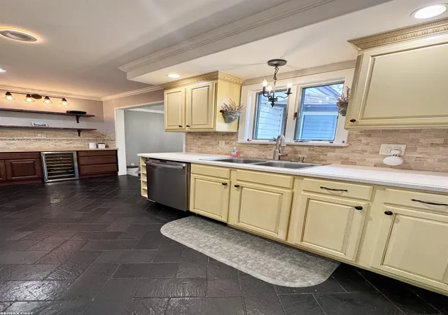 Photo 4 of Single family home for sale at 43327 Ryer Ct, Sterling Heights, MI 48313 | MLS# 58050217993 | Listing updated on 2026-09-10