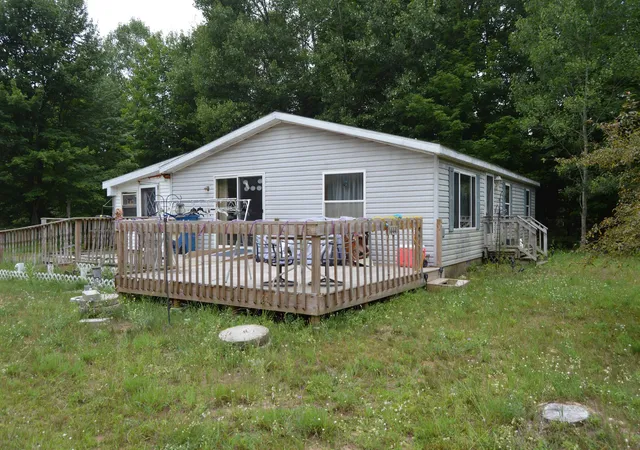 Photo 4 of Single family home for sale at 14441 Woods Trl, Thompsonville, MI 49683 | MLS# 78080072158 | Listing updated on 2026-10-09