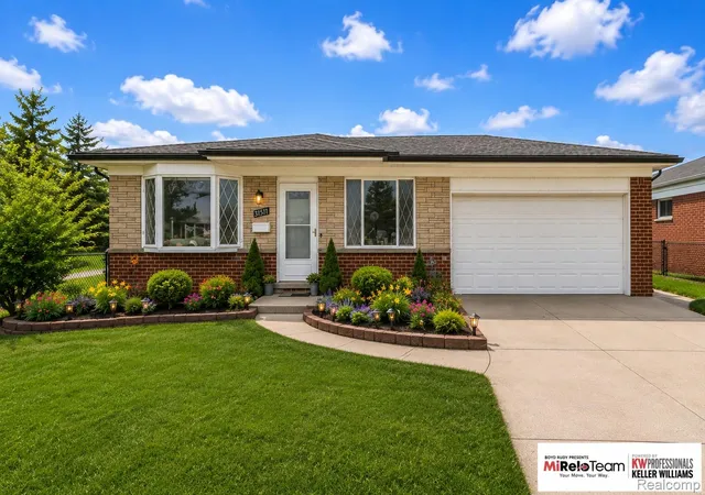 Photo 2 of Single family home for sale at 31511 Fairfield Dr, Warren, MI 48088 | MLS# 20261063037 | Listing updated on 2026-10-21