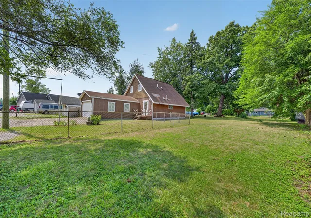 Photo 2 of Single family home for sale at 4235 Lake Grv Ct, White Lake, MI 48383 | MLS# 20261063092 | Listing updated on 2026-09-19
