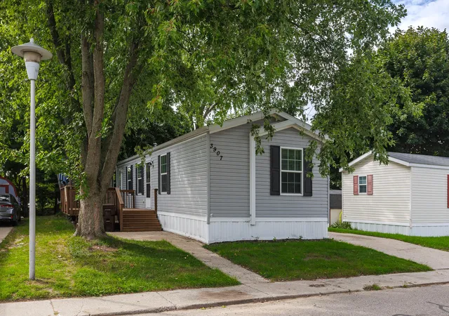 Photo 1 of Sale Pending at 3907 Vail Ave Nw, Grand Rapids, MI 49544 | MLS# 65026041747 | Listing updated on 2026-10-05