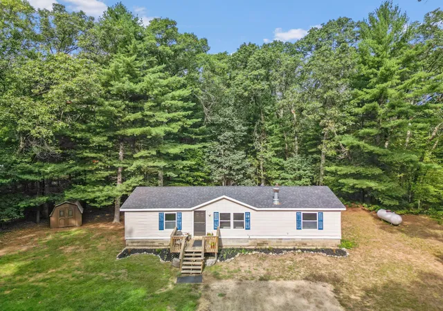 Photo 1 of Single family home for sale at 2197 E Cedar St, Newaygo, MI 49337 | MLS# 72026041803 | Listing updated on 2026-09-11